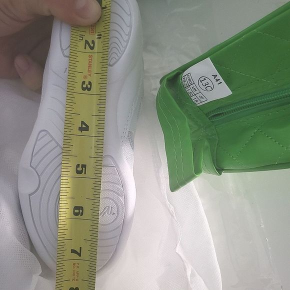 Varsity Shoes Nwtvarsity All For One A4 White Kids Cheerleading Shoes With Travel Case